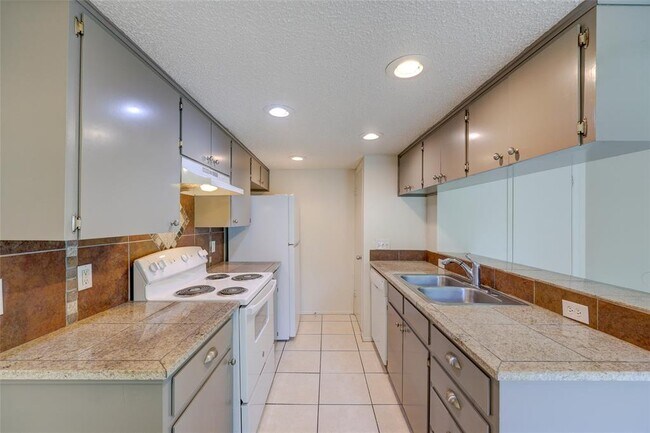 Building Photo - 3438 Willowrun Dr