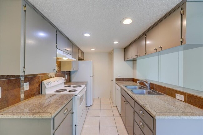 Building Photo - 3458 Willowrun Dr