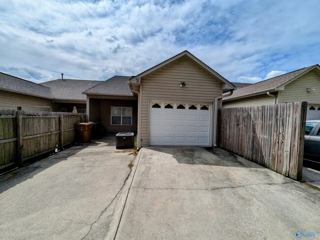 Building Photo - 1224 Autumn Ln SW