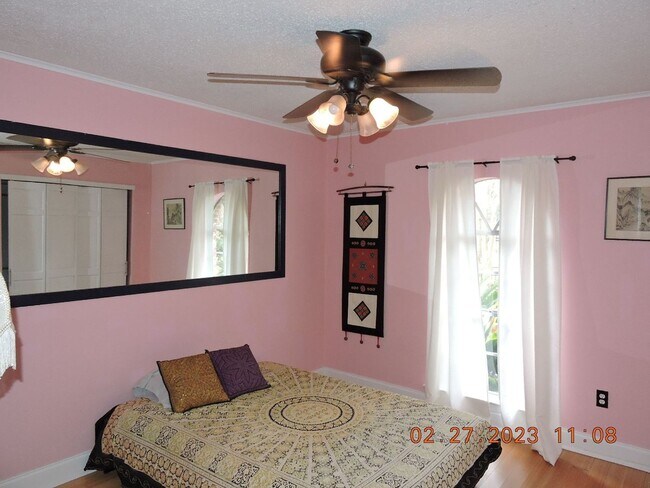 Building Photo - Great Southdowns Home on Parade Route