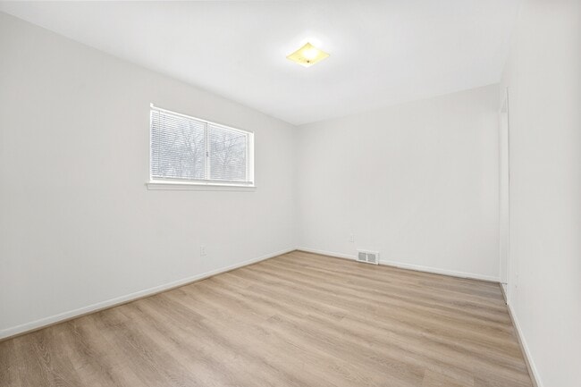 Building Photo - 38198 Hixford Pl