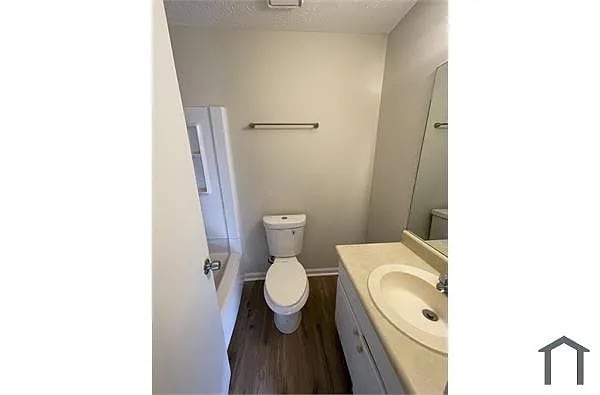 Building Photo - Room in Duplex on Glendale Ct