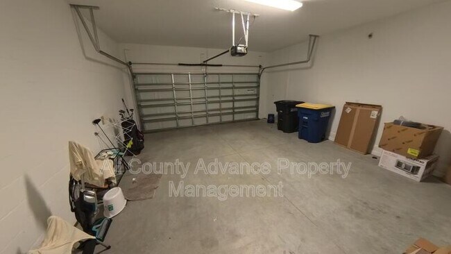 Building Photo - 2268 Spring Lake Ct