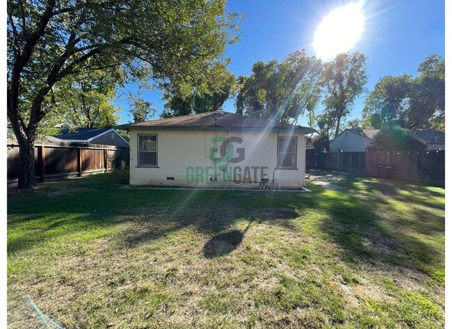 Building Photo - Reduced Rent -3 BEDROOM 1 BATH HOME IN MODESTO!!
