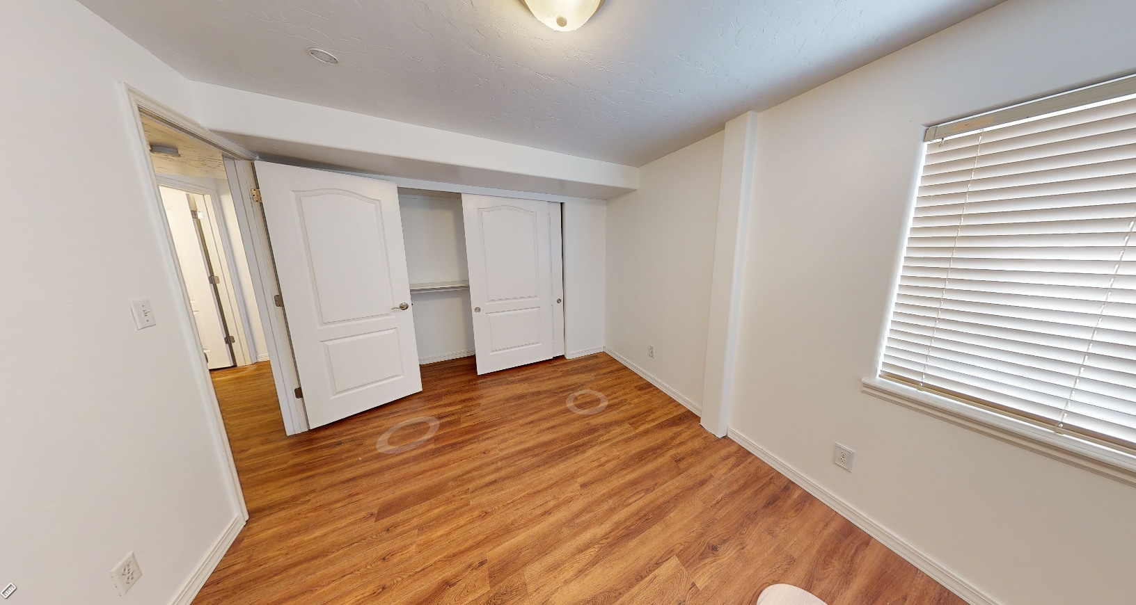 Building Photo - 9929 N Mulberry Dr