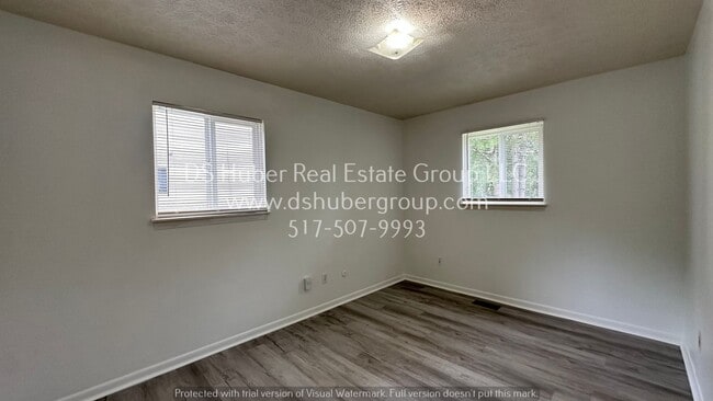 Building Photo - 2723 Narraganset Dr
