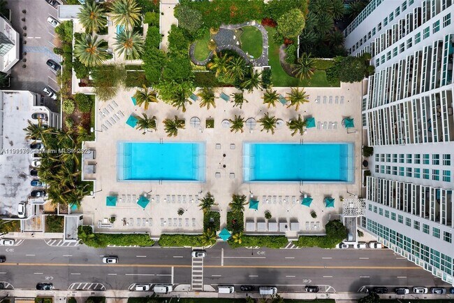 Building Photo - 951 Brickell Ave