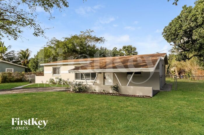 Primary Photo - 3841 NW 7th Ct