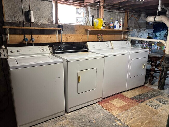 Building Photo - 92 Ashland St