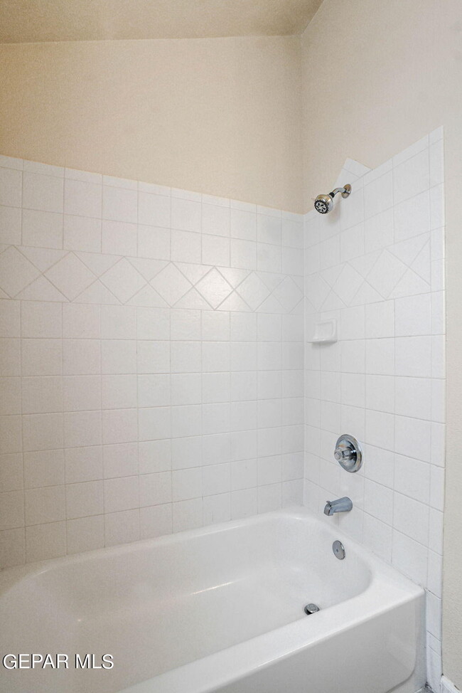 Building Photo - 6753 Parque Del Sol Dr