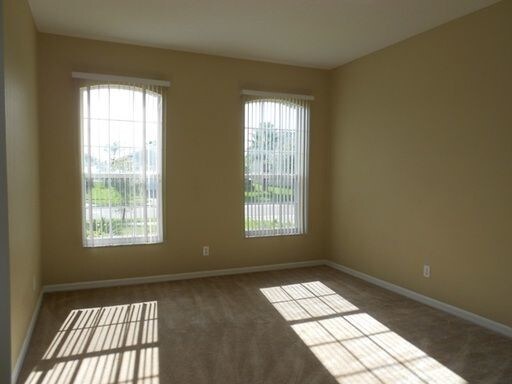 Building Photo - Orlando - 5 Bedroom 4 Bathroom - 2050.00