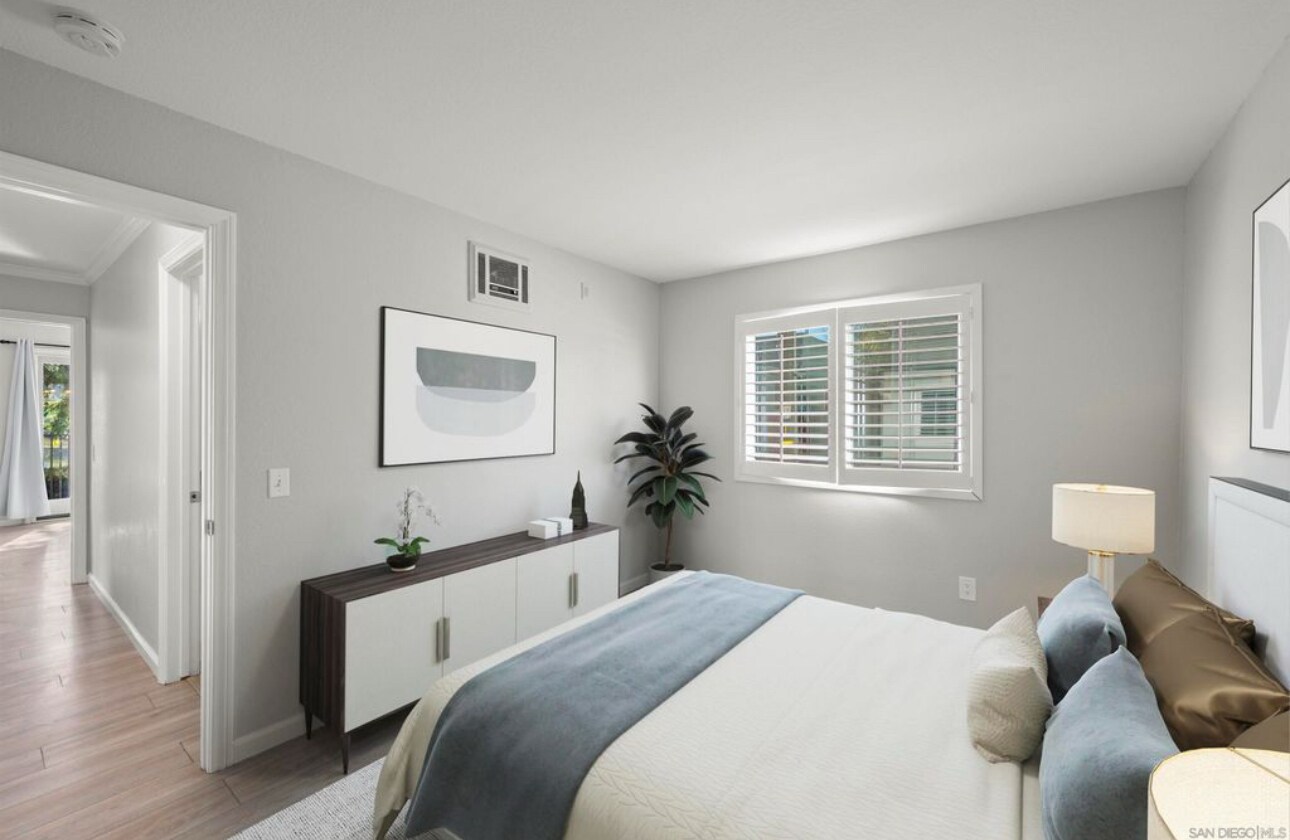 Building Photo - 2828 Famosa Blvd