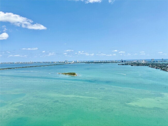 Building Photo - 1800 N Bayshore Dr