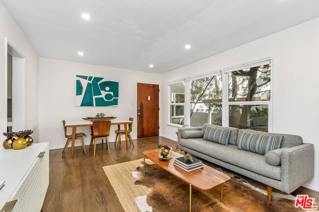 Building Photo - 2115 Ocean Park Blvd