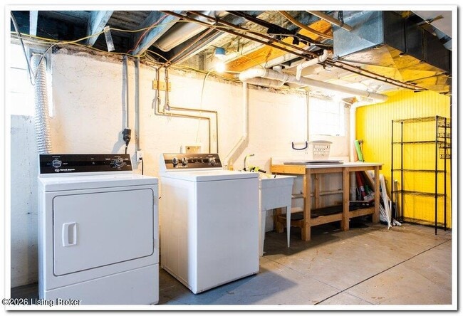 Building Photo - 2211 Weber Ave