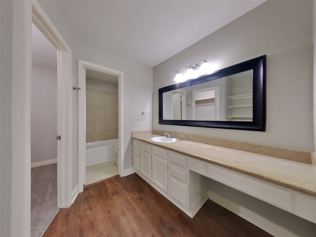 Building Photo - 2622 Townhall Ln