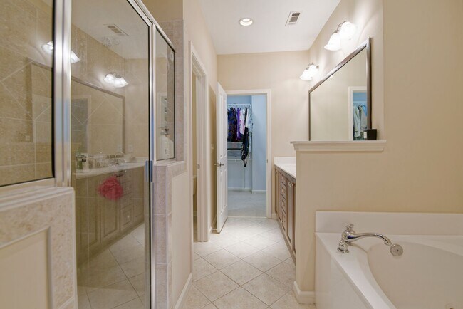 Building Photo - 2665 Rivers Edge Dr NE