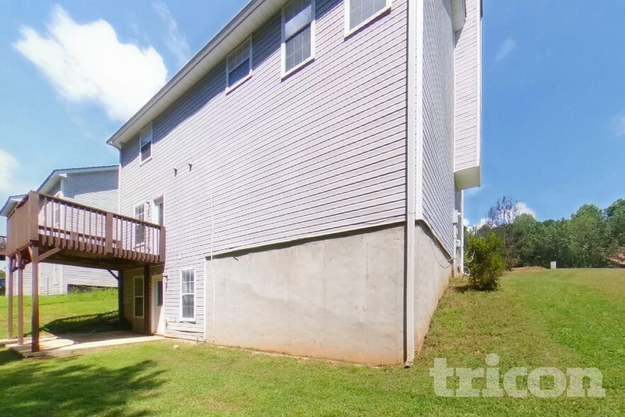 Building Photo - 4118 Lost Springs Tr