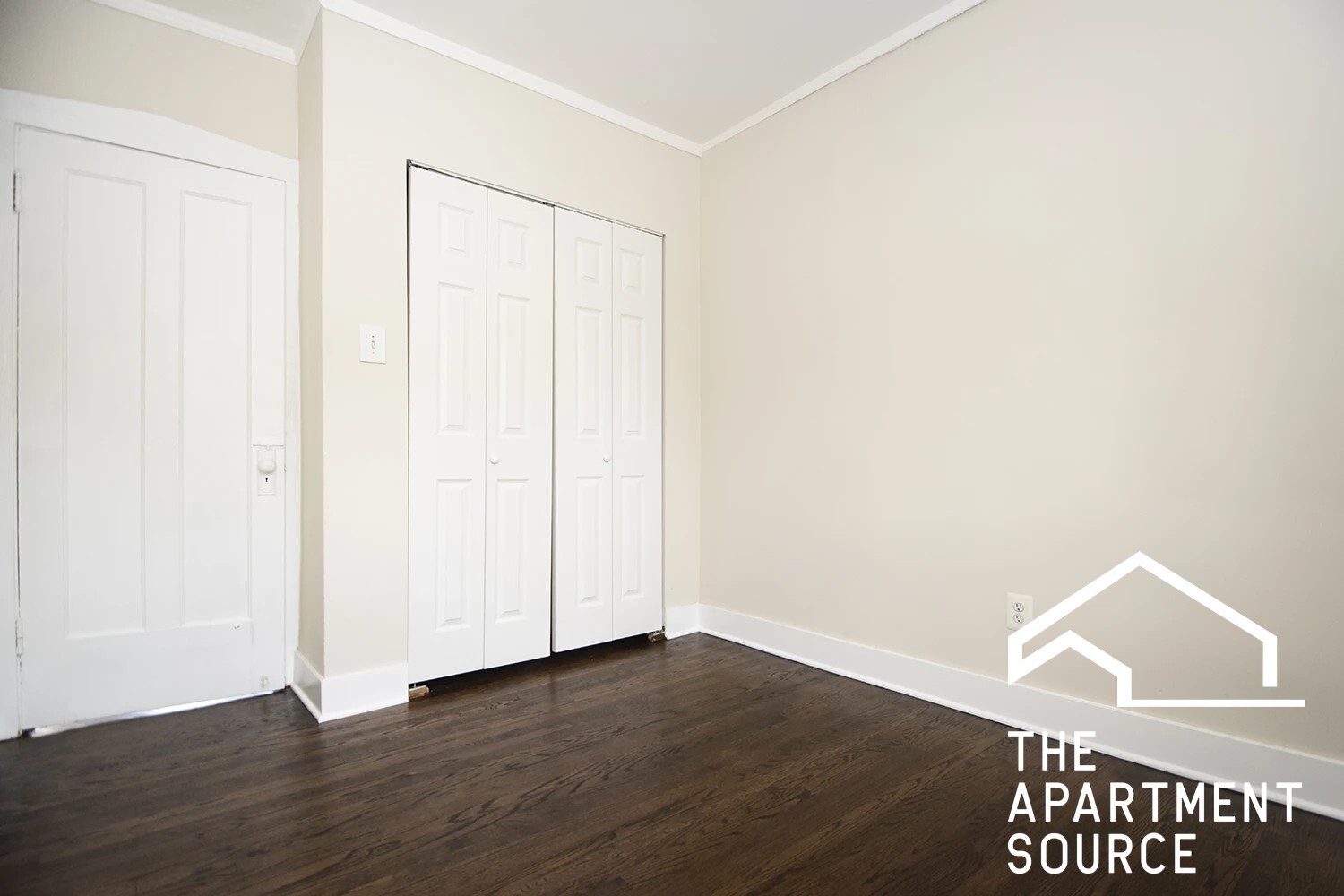 Building Photo - 3845 N Greenview Ave