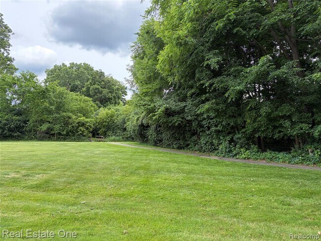 Building Photo - 30882 Oak Valley Dr