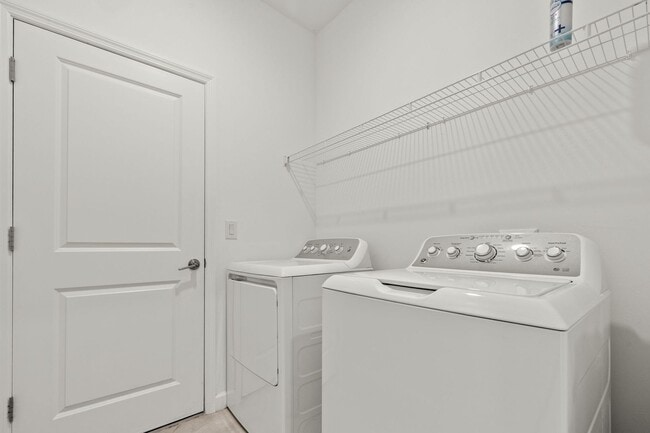 Building Photo - 9077 Leatherwood Loop