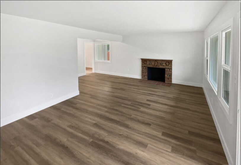 Building Photo - 704 Mountain Ave