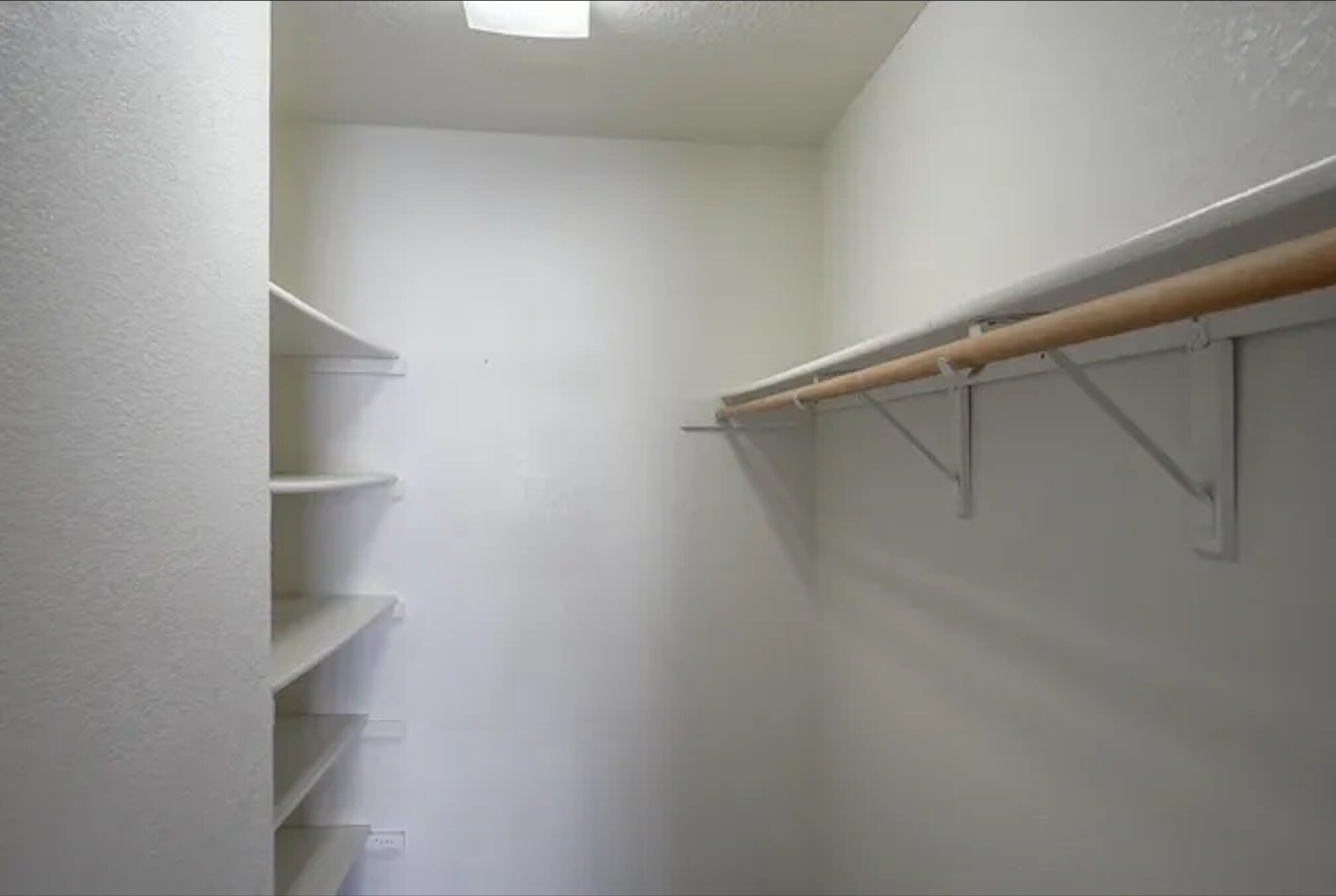 Master closet - 6909 Cleghorn Rd NW