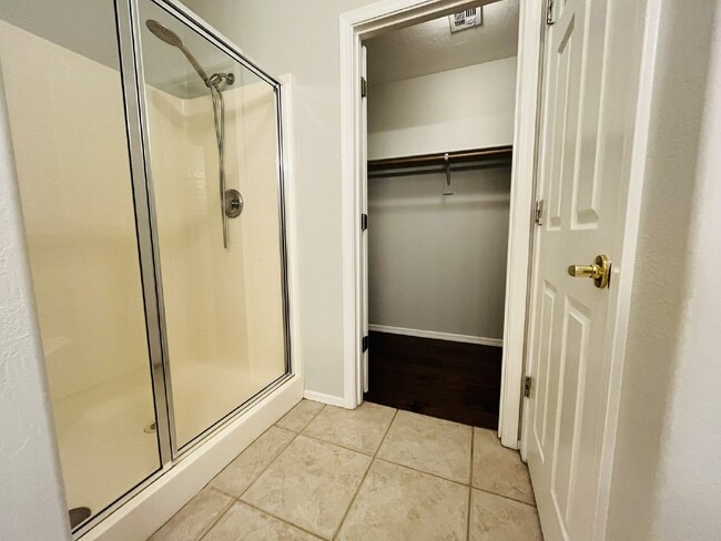 Building Photo - 3 Bedroom Home in North Phoenix
