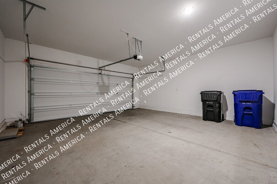 Building Photo - 9329 East Sebring Avenue