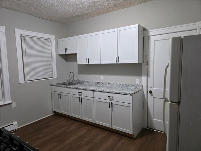 Building Photo - 108 Lenox Ave