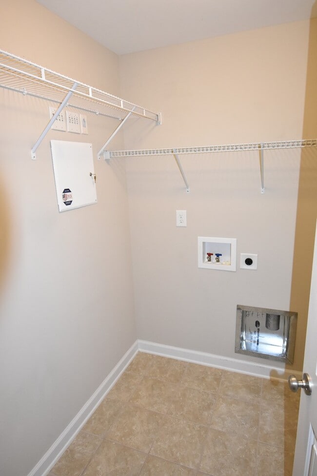 Building Photo - Coming Soon! 3 Bedroom and 2 Bath- Maples at Westgate