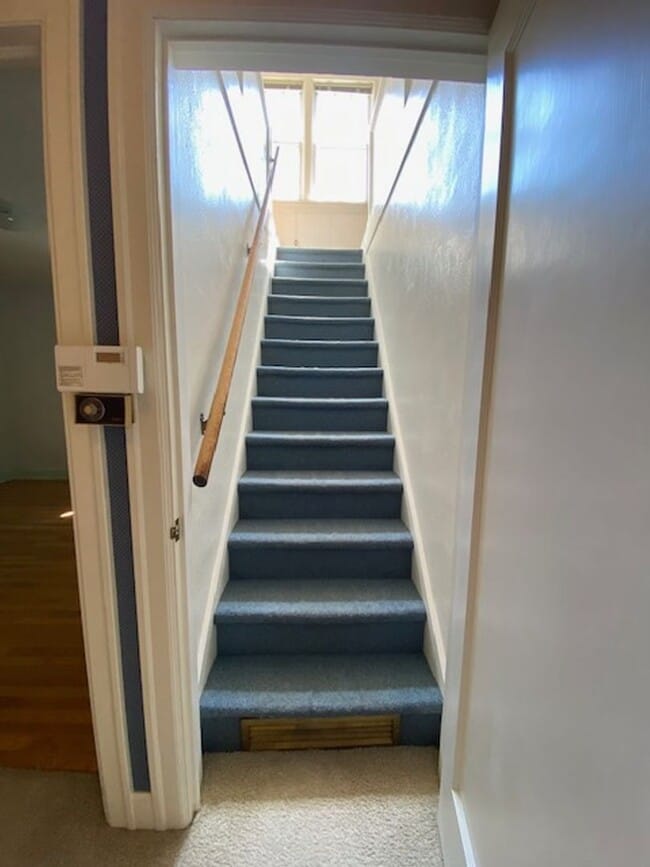 Building Photo - $2,695 / AVAILABLE NOW! 3BD Single Family Home