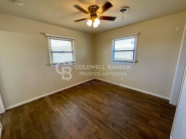 Building Photo - 4902 6th St