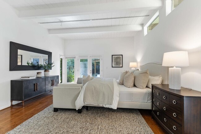 Building Photo - 705 Evergreen St