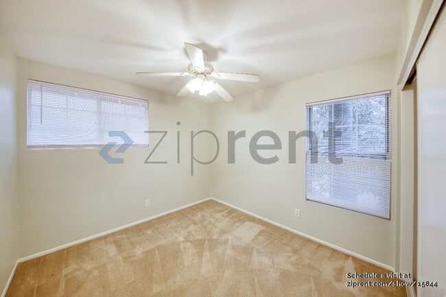 Building Photo - 7855 Green Crest Ct