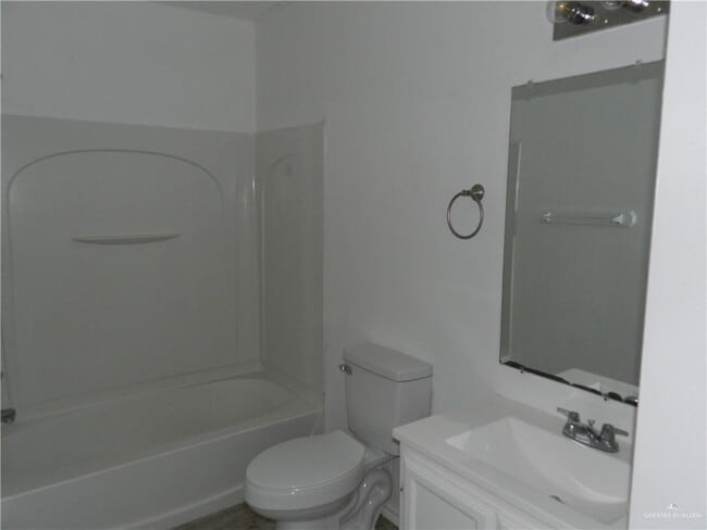 Building Photo - 25 Providence Ave