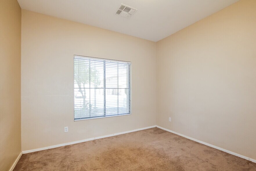 Building Photo - 13425 W Gelding Dr