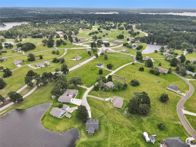 Building Photo - 145 Meadowview Dr