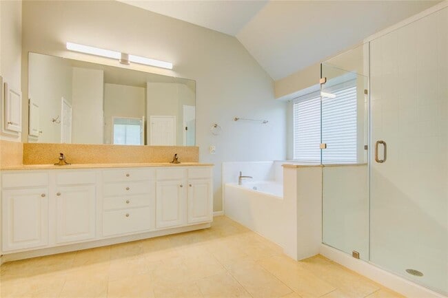 Building Photo - 802 Childers Ct