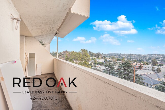 Building Photo - Stunning One Bedroom with Central Heat and...