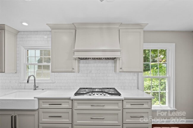Building Photo - 2544 Ainsdale Rd