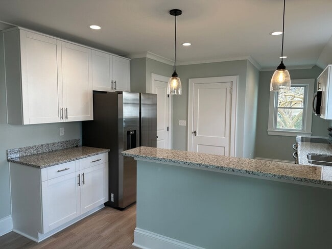 Building Photo - Beautifully Remodeled 4-bedroom Cape Cod -...