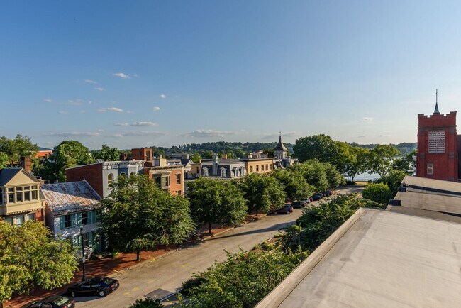 Building Photo - 132 State St