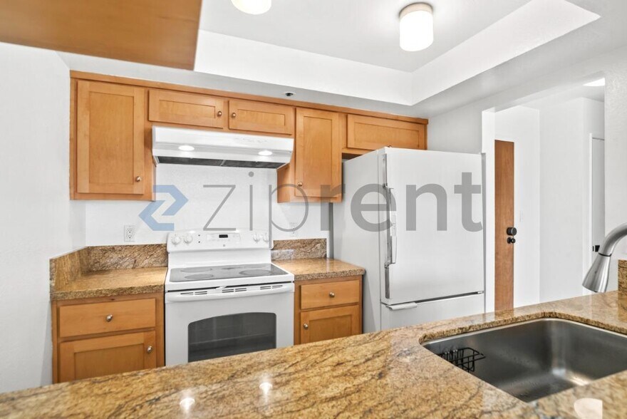 Building Photo - Unit 454