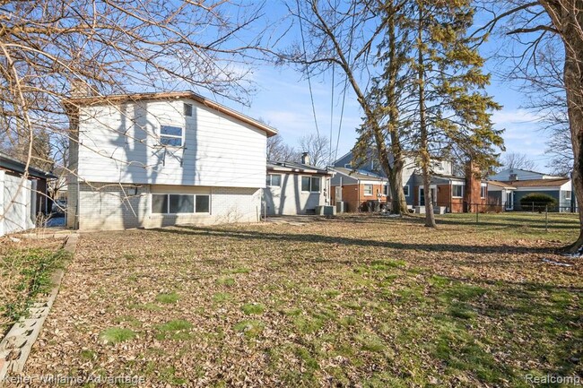 Building Photo - 14377 Cranston St