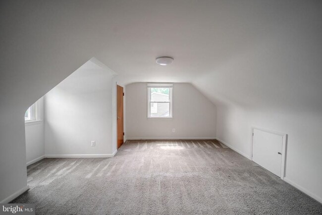 Building Photo - 4002 74th Ave