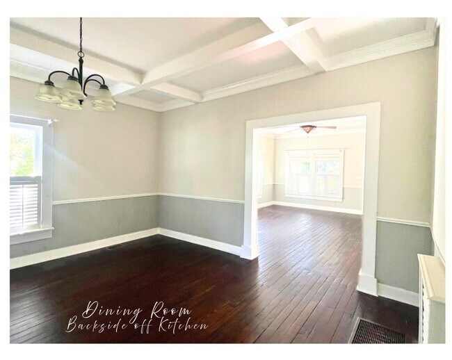 Building Photo - 208 Bartlett St