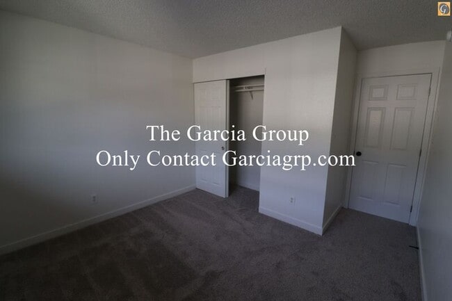 Building Photo - 1488 NE Paropa Ct