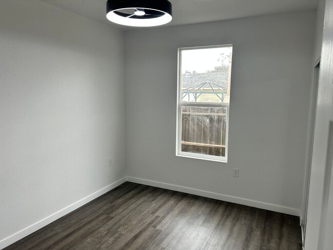 Building Photo - 3 Bedroom 2 Bath Home Modesto Ca