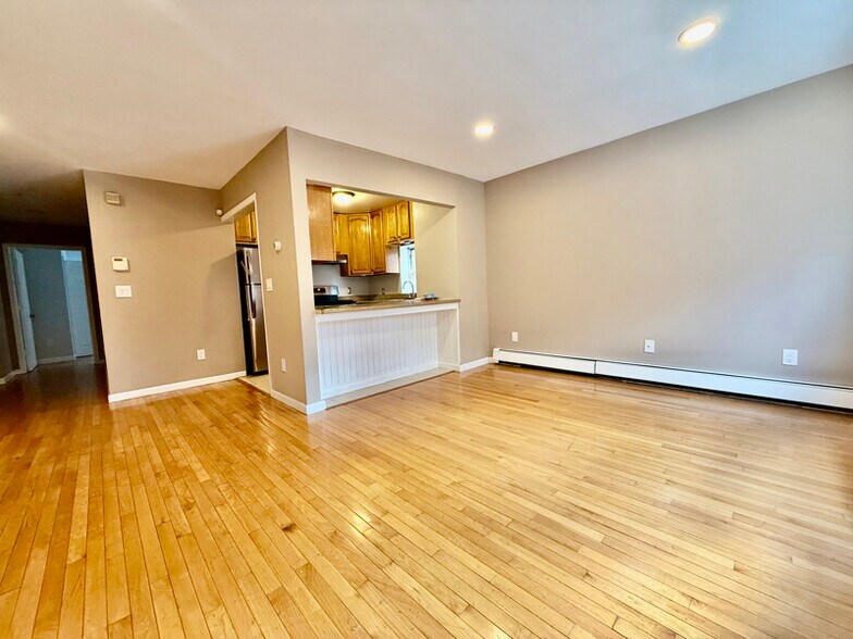Primary Photo - 117 Park Hill Ave